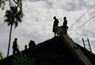 (riddler on the roof)