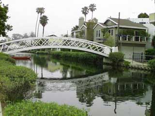 (bridges over shallow water)